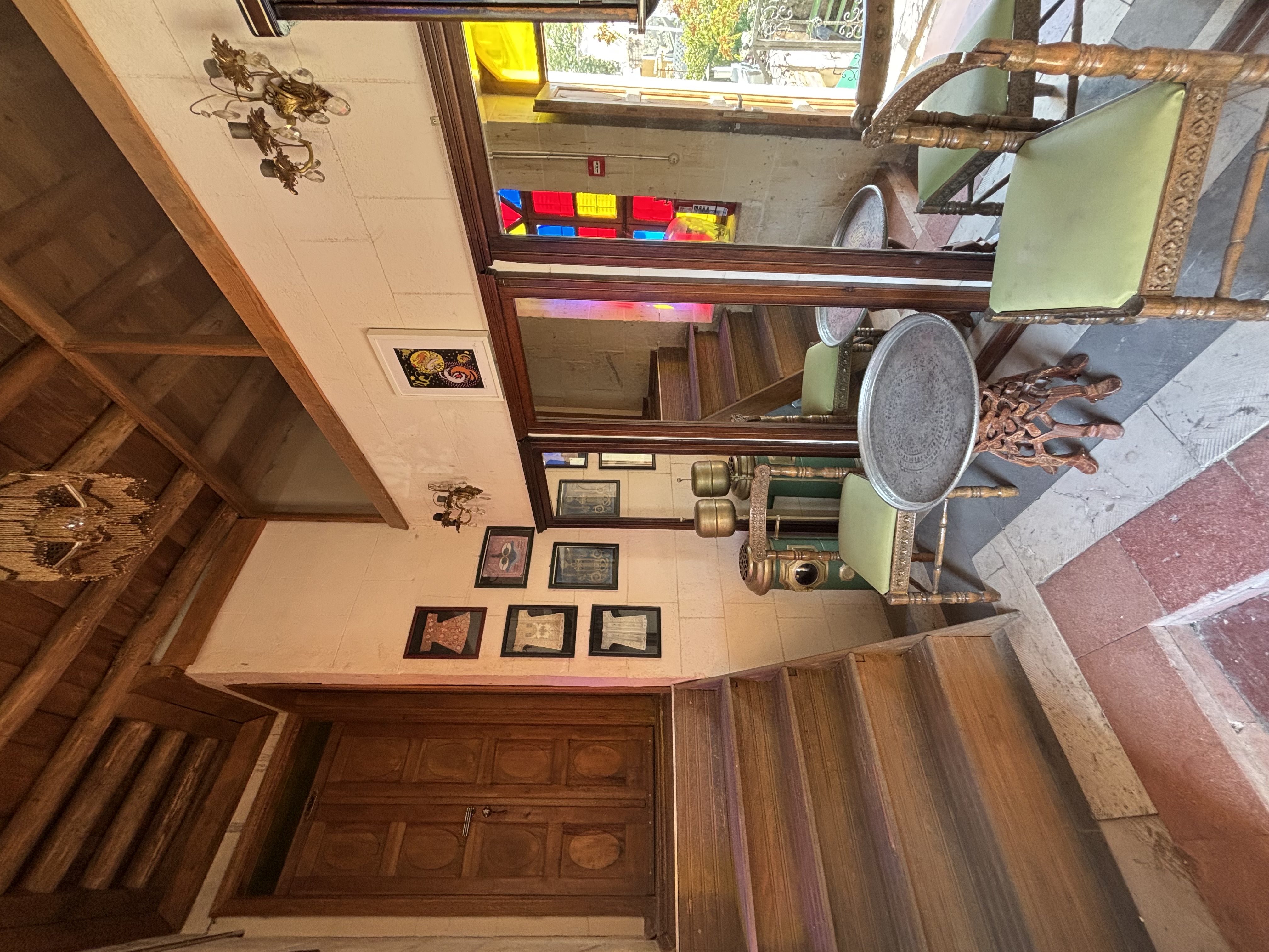 Aynur Hanım Konağı'nda sergilenen geleneksel el sanatları ve antika eşyalar